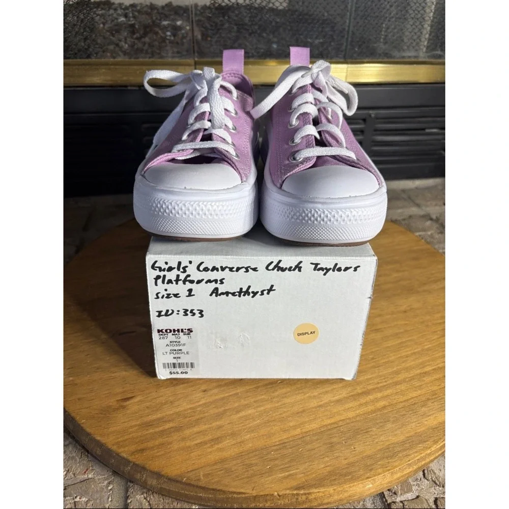 Converse Kids Girls SZ 1 Lilac Purple Canvas Platform Sneakers w/ White Sole NIB
